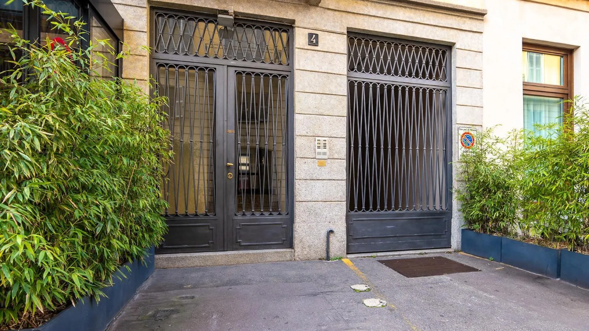 Luxurious & Spacious Flats In Duomo Milan