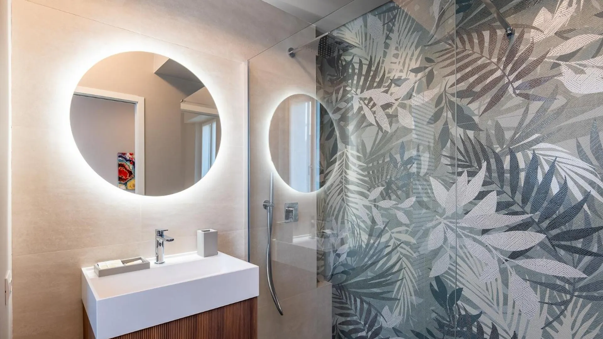 Apartment Luxurious & Spacious Flats In Duomo Milan
