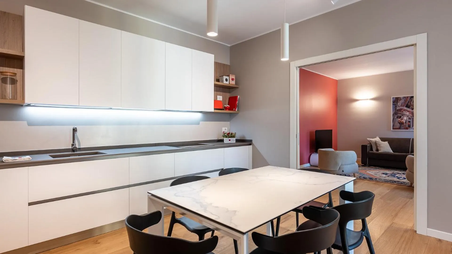 Luxurious & Spacious Flats In Duomo Milan
