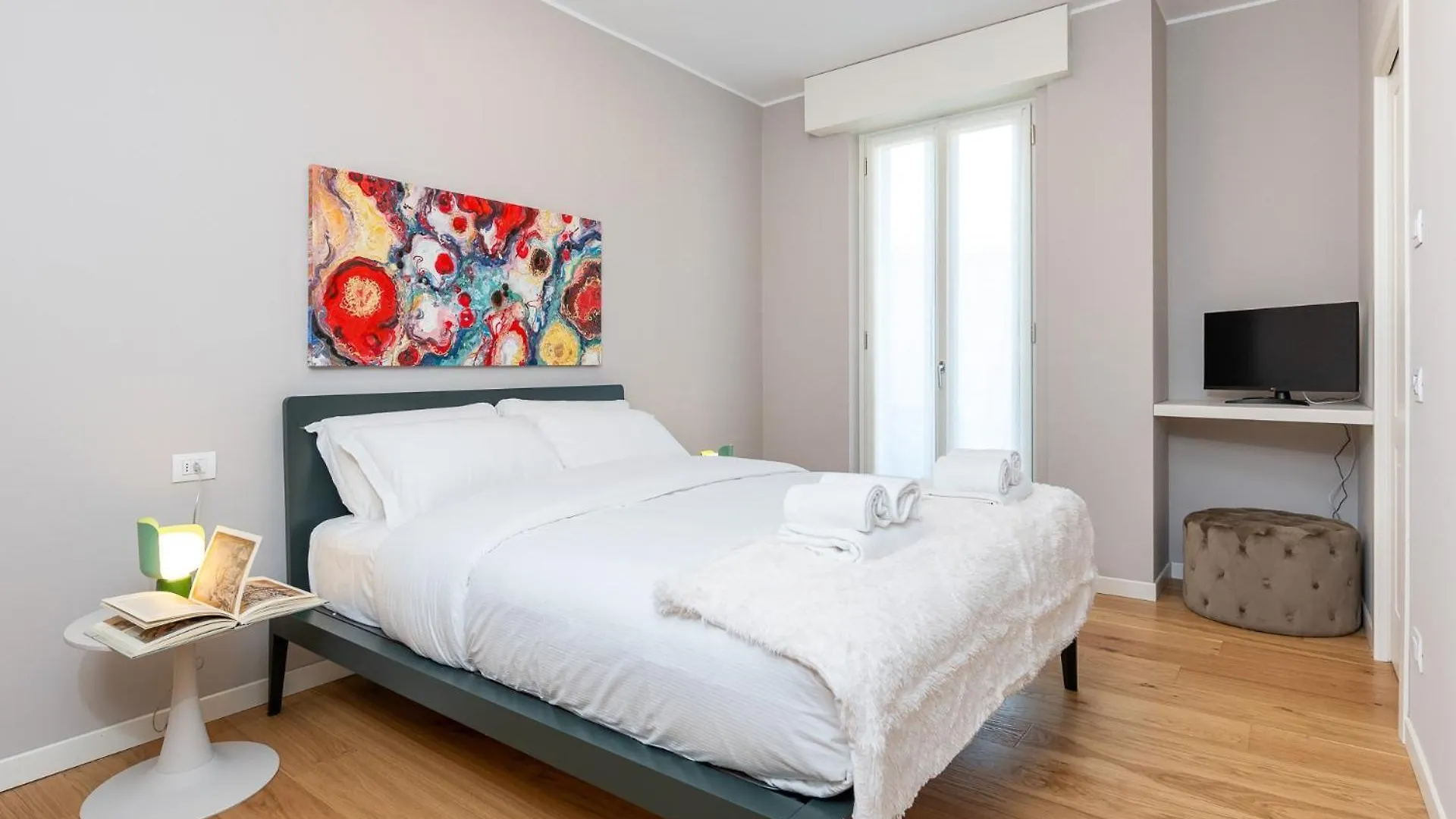 Luxurious & Spacious Flats In Duomo Milan Apartment