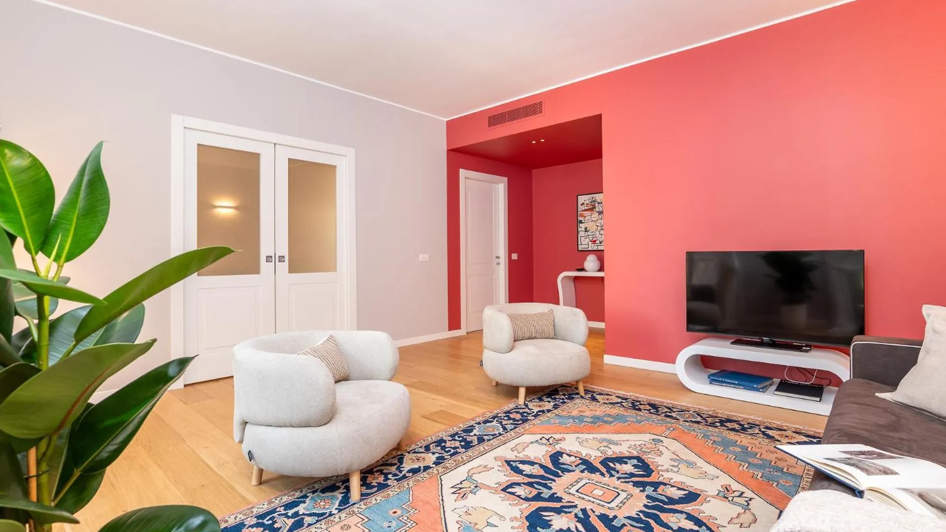 Apartment Luxurious & Spacious Flats In Duomo Milan