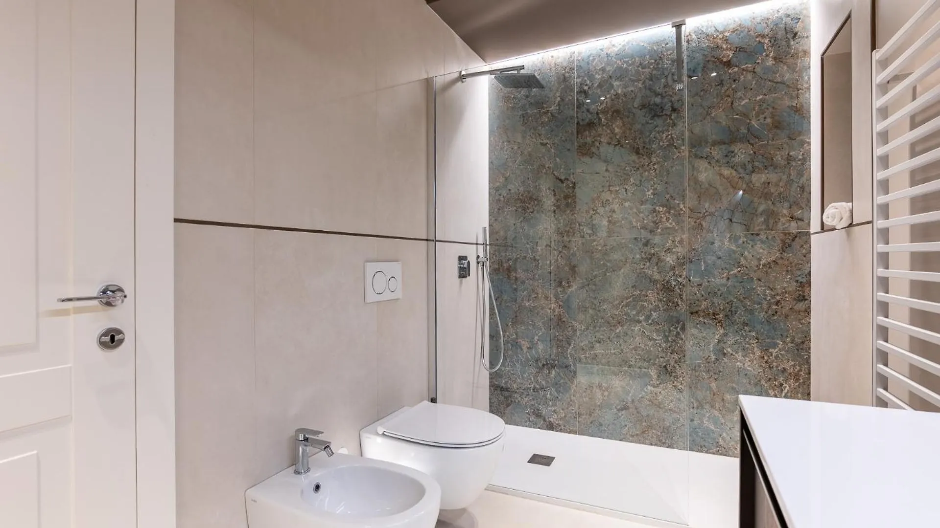 Luxurious & Spacious Flats In Duomo Milan