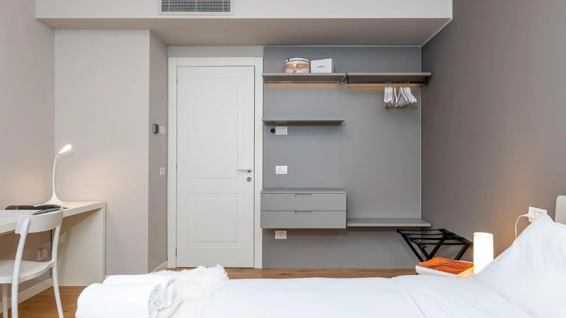 Luxurious & Spacious Flats In Duomo Milan