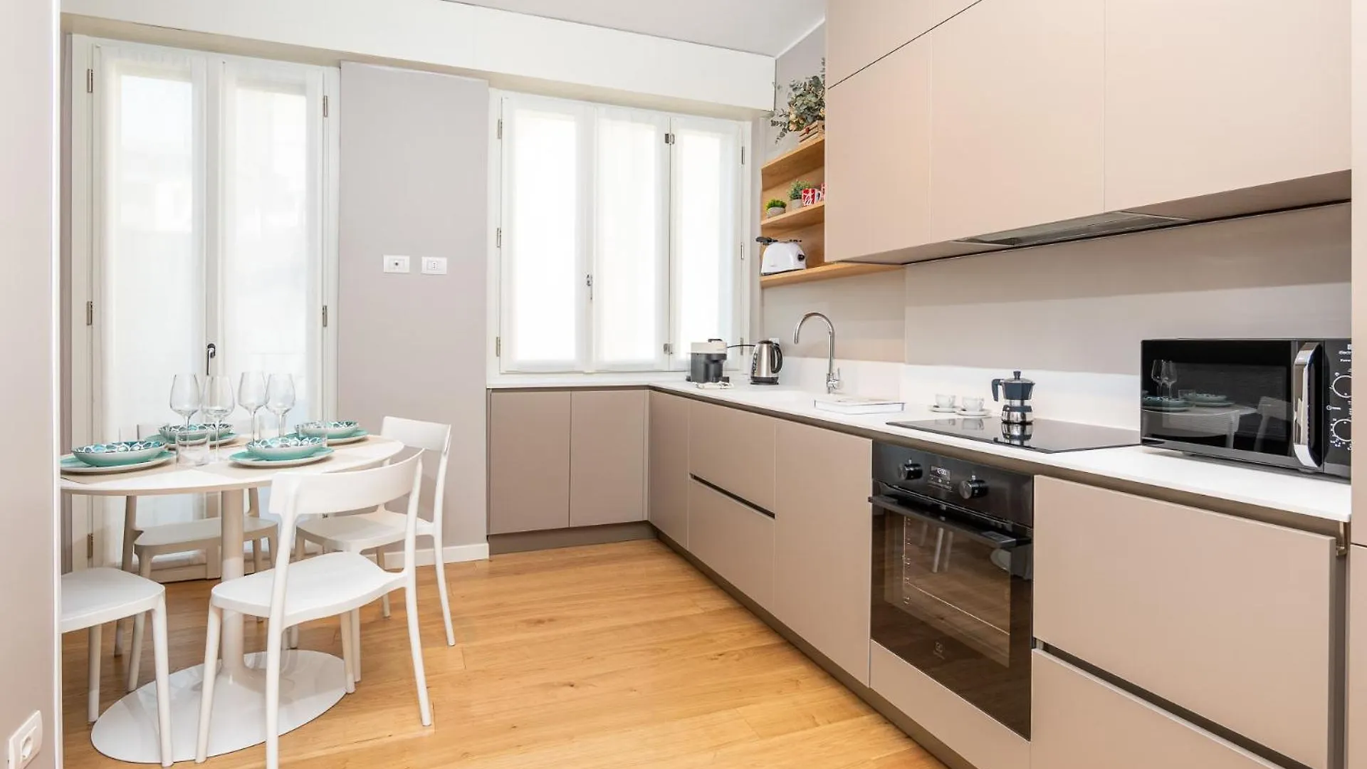 Luxurious & Spacious Flats In Duomo Milan