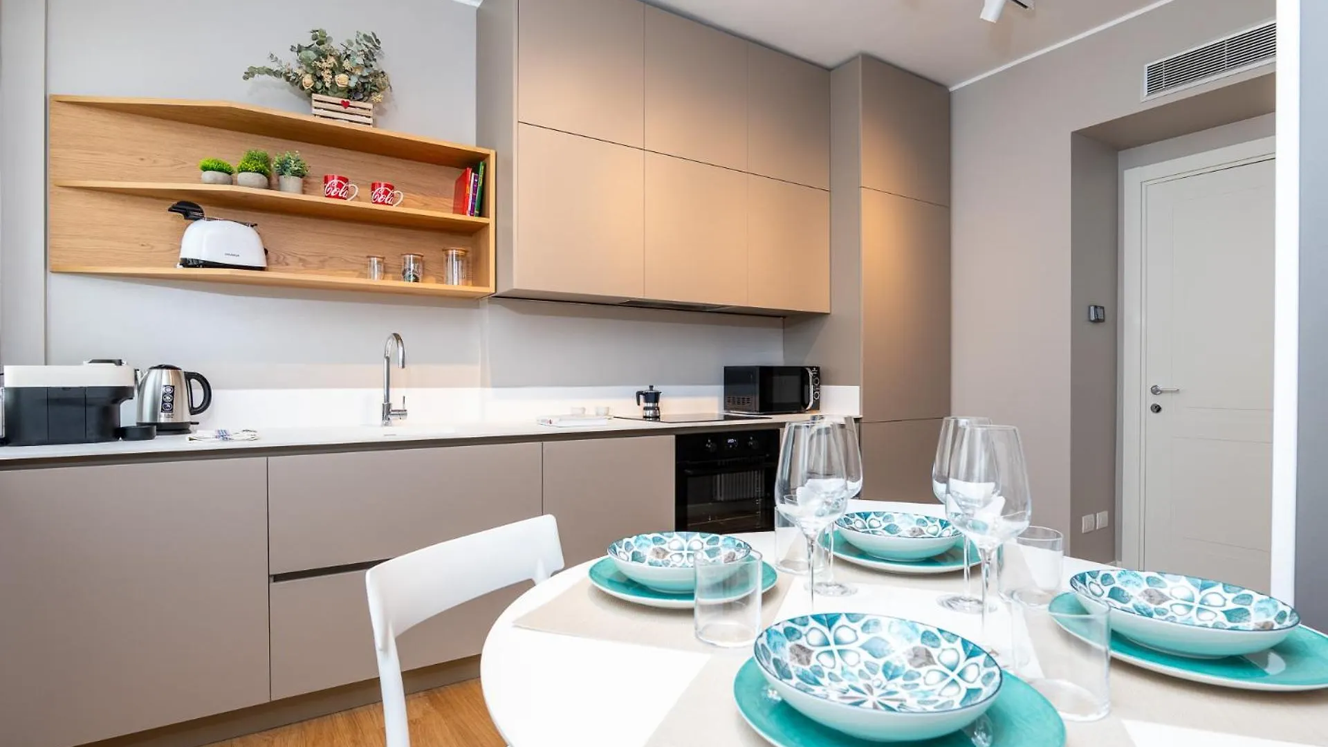 Luxurious & Spacious Flats In Duomo Milan 0*,