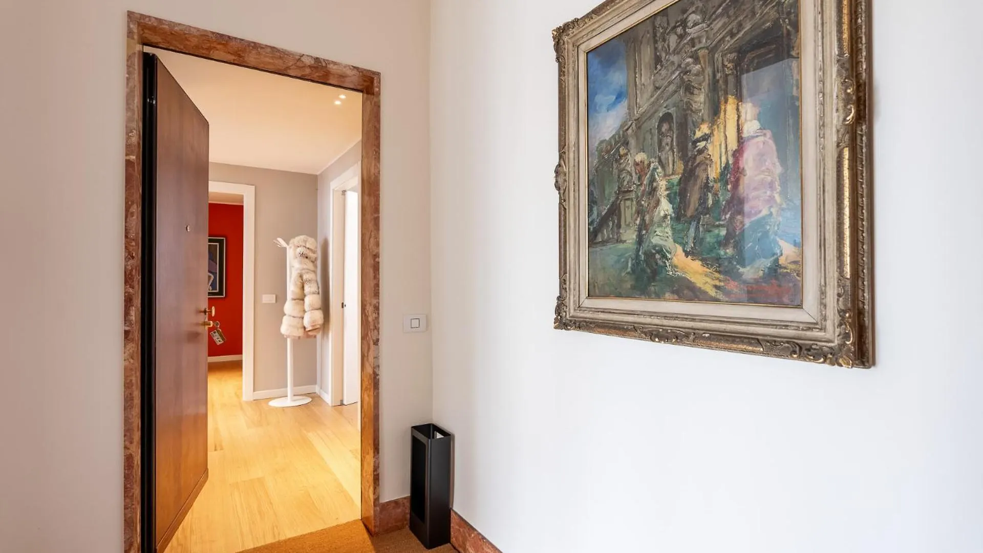 Apartment Luxurious & Spacious Flats In Duomo Milan